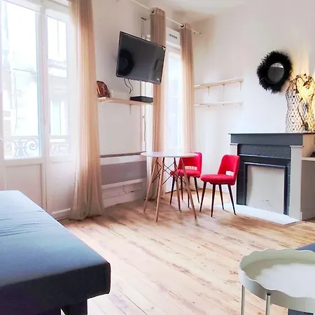 Apartment Near Basilique Saint-michel Bordeaux